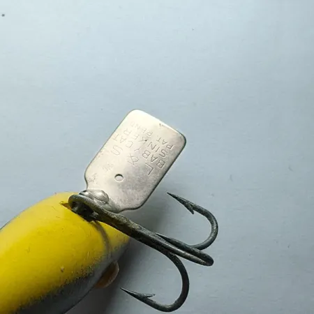 L&S Bait Mirrolure Baby Cat Sinker, 14g, Svart/Gul, Sjunkande ledat bete #20627