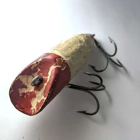 South Bend Bass Oreno, 17g röd/vit, träwobbler #21720