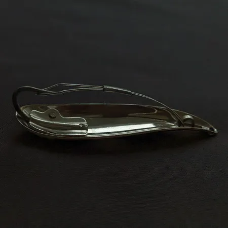 Weedless Bait Company FISHTRAP, 8,5g röd/vit/nickel, vasskyddat skeddrag #23191