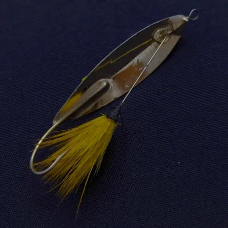 Marathon Weedless Spoon, Guld, 6 g, Bucktail, #24597